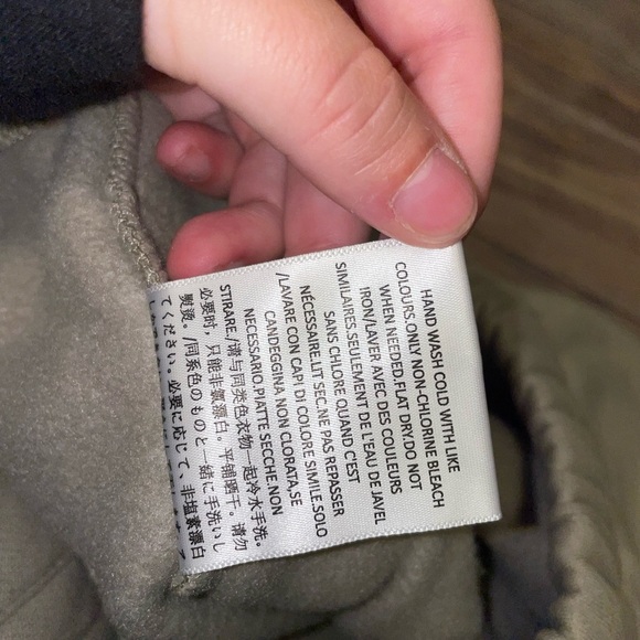 Fear of God Essentials Fleece Shorts - Picture 6 of 8